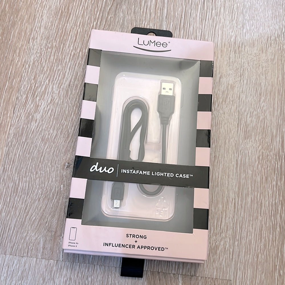 Lumee Case iPhone XS/X charger cord